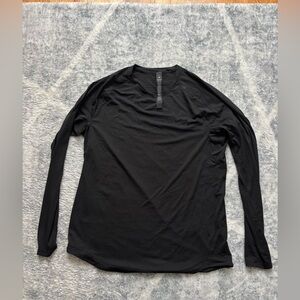 lululemon athletica Men's Classic Black Long Sleeve Shirt license to train